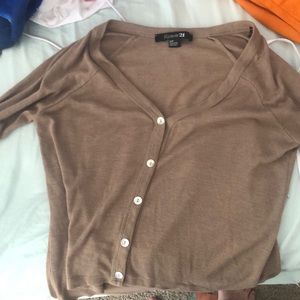 I’m selling a vintage forever 21 cropped button down long sleeve